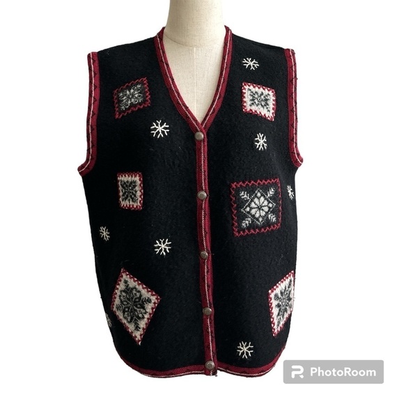 Woolrich Vintage Black Red Wool Embroidered Snowflake Holiday Sweater Vest Large - Picture 10 of 10